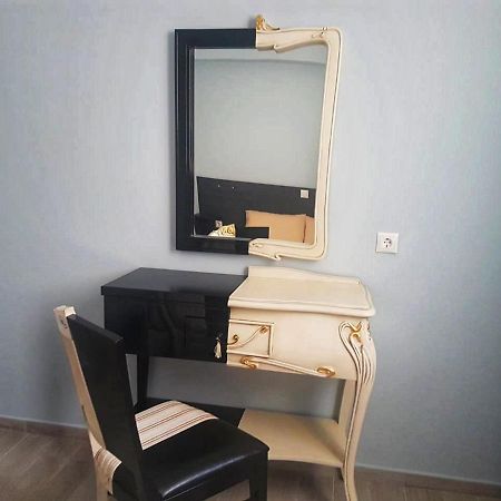 Studio Beleri Himare Luaran gambar